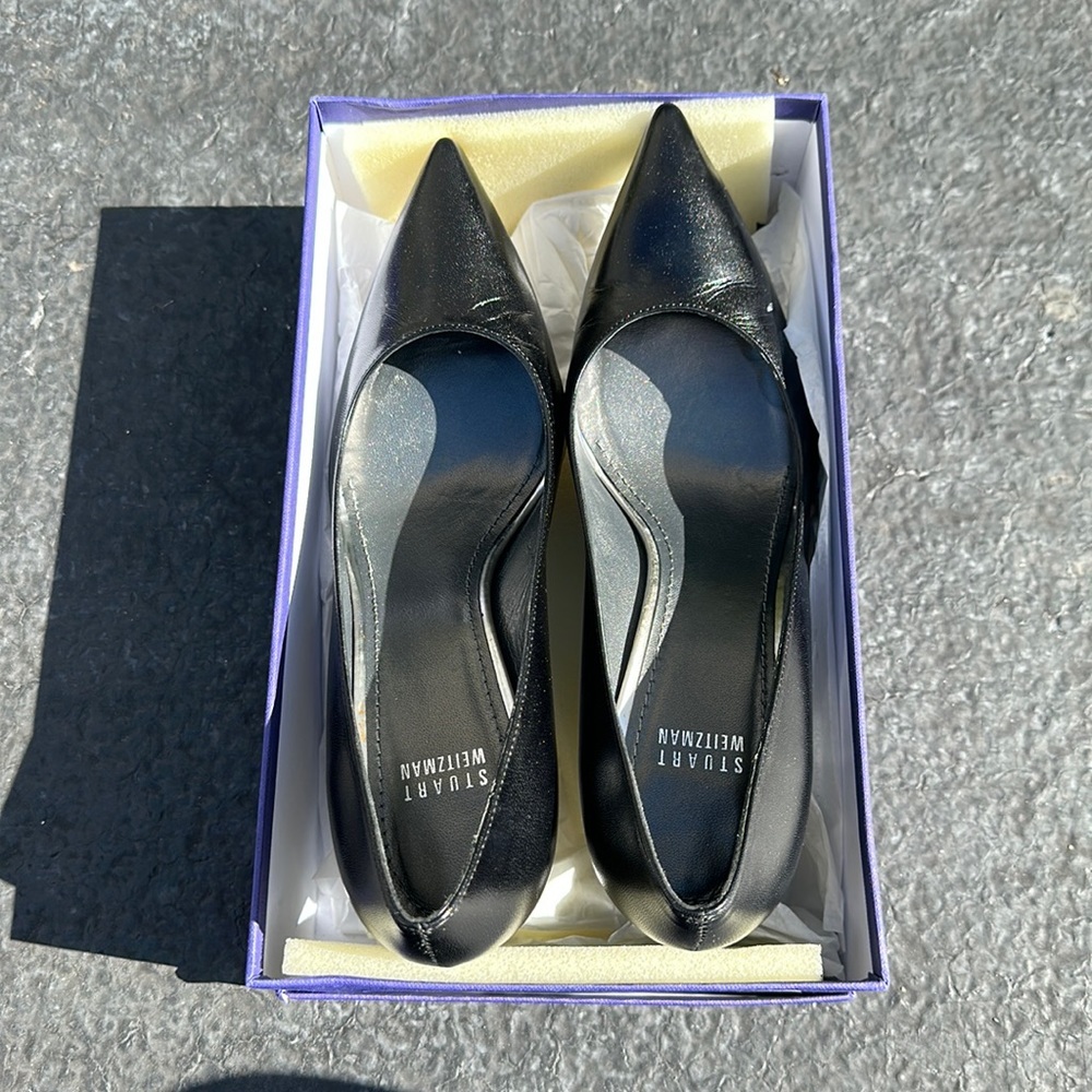 Stuart Weitzman Pinot Pump - Picture 3 of 7
